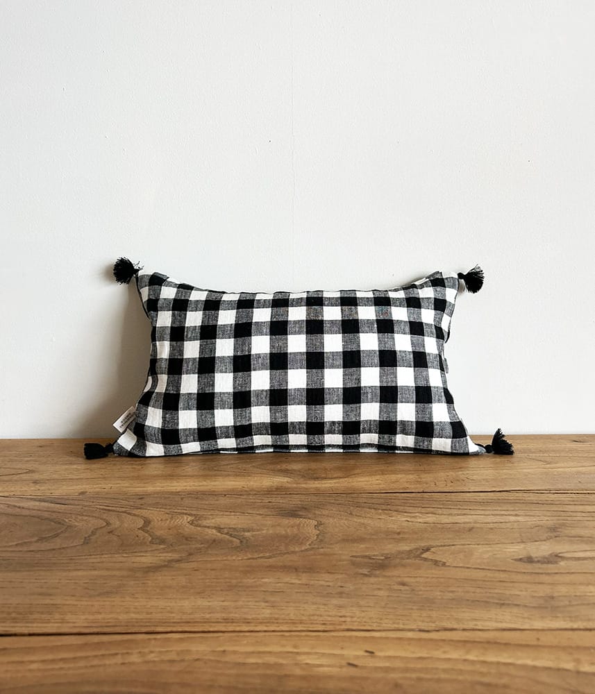 リトアニアリネン タッセル付きスモールクッション【ギンガムチェック】