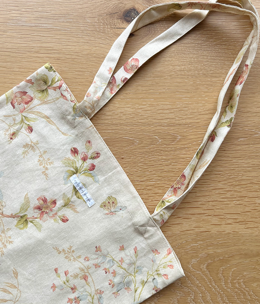 クラシック花柄トートバッグ【ホワイト・ブルー】