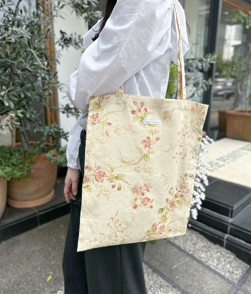 クラシック花柄トートバッグ【ホワイト・ブルー】