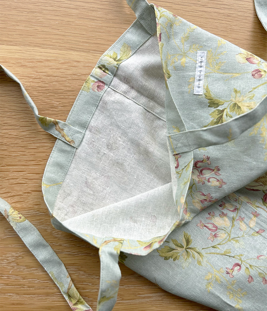 クラシック花柄トートバッグ【ホワイト・ブルー】