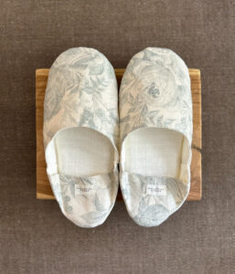 オリジナル 花柄ルームシューズ【ローゼスブルー】