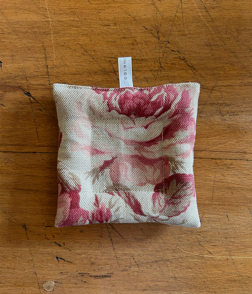 リネンクッションコースター【ホークスウィックローズ】